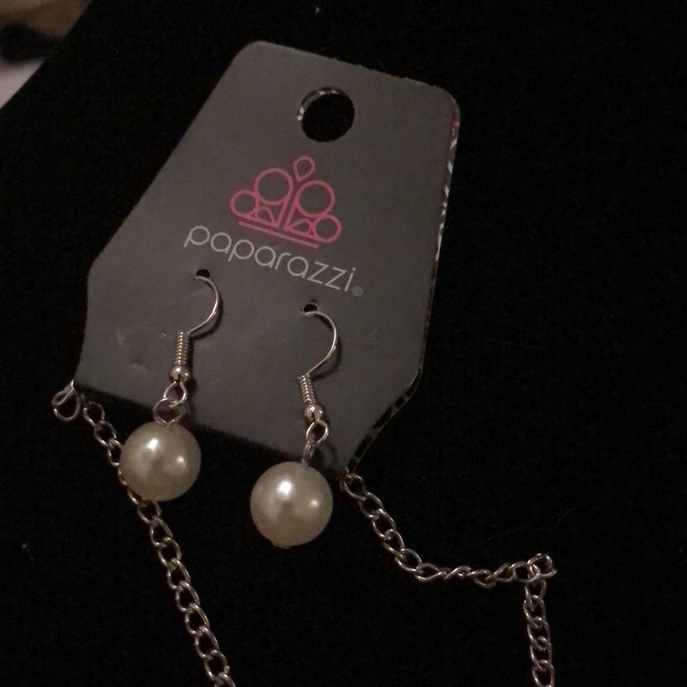 🌞Paparazzi Hearts Necklace and Earrings Set W/ Bonus Pair of Earrings NEW - Picture 2 of 4